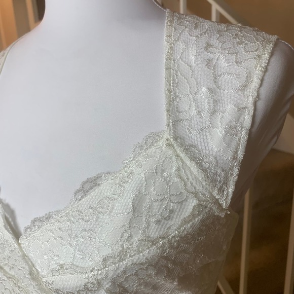 DB Studio Layered Floral Lace Short Bodycon Dress with Keyhole Back White Size 8 - Picture 8 of 16